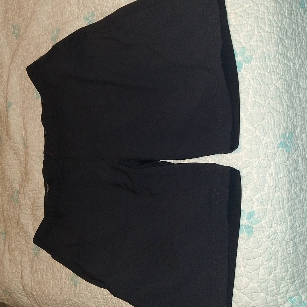 Men's golf shorts sz 36, navy blue, PGA tour, very good condition